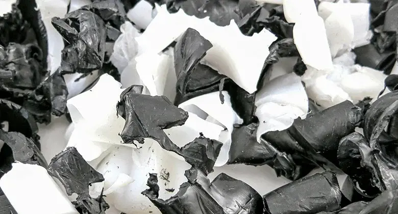 double shaft shredder output of shredded plastic waste for recycling