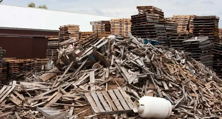 double shaft shredder for wood pallets waste processing