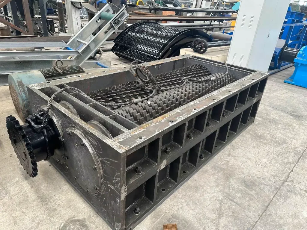 Factory assembly of 2000 model double shaft shredder cutting chamber with reinforced steel frame